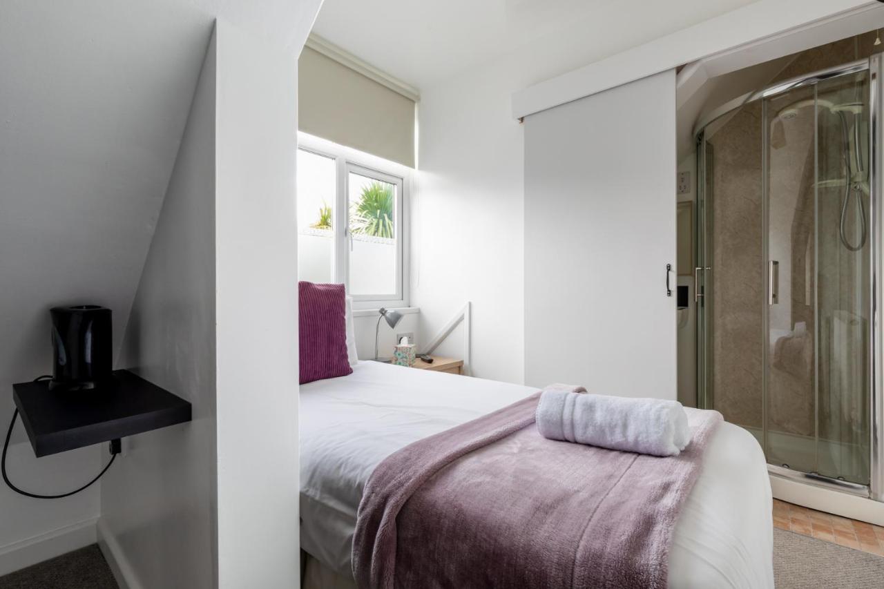 Oasis House Hotel Falmouth Bagian luar foto