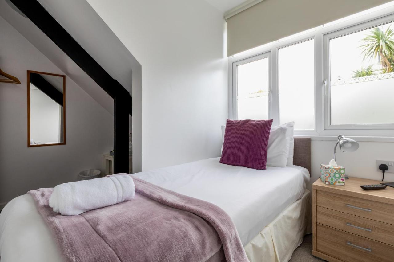 Oasis House Hotel Falmouth Bagian luar foto